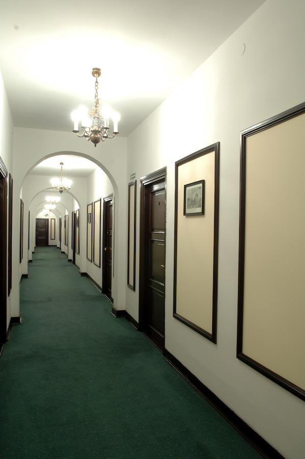 Hotel "Zajazd Napoleonski" Warsawa Bagian luar foto